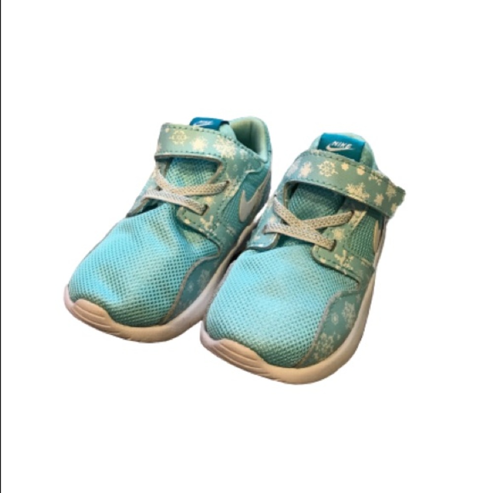 Nike Kaishi Snowflake Print. Size 7C